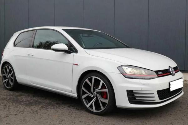Volkswagen Golf VII GTI 2.0 L TSI DSG7
